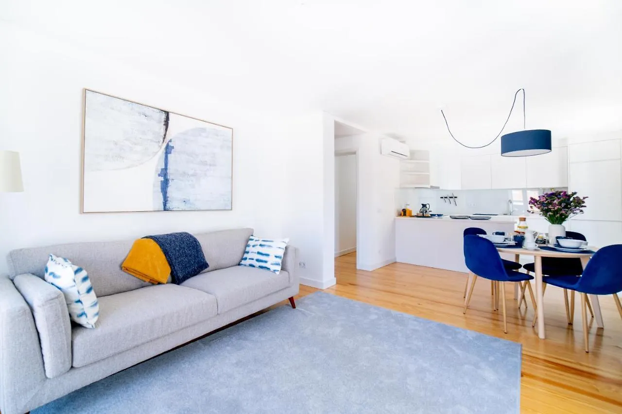 Blue By The River 3 - Elegant Two-Bedroom In Santos Lisbon Portugal